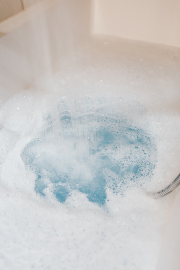 How Does A Bathtub Drain Work?