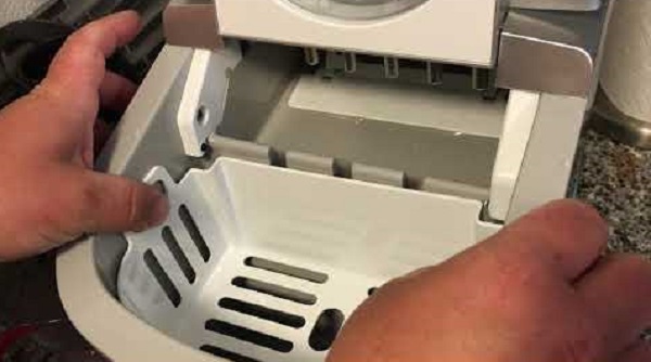 how to clean the inside of a portable ice maker