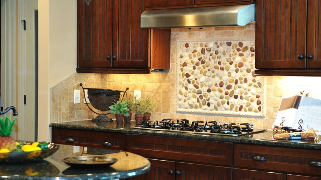 Backsplash for Hickory Cabinets