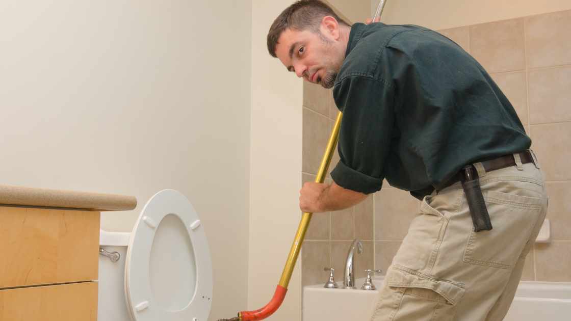 how to use a plumber's auger